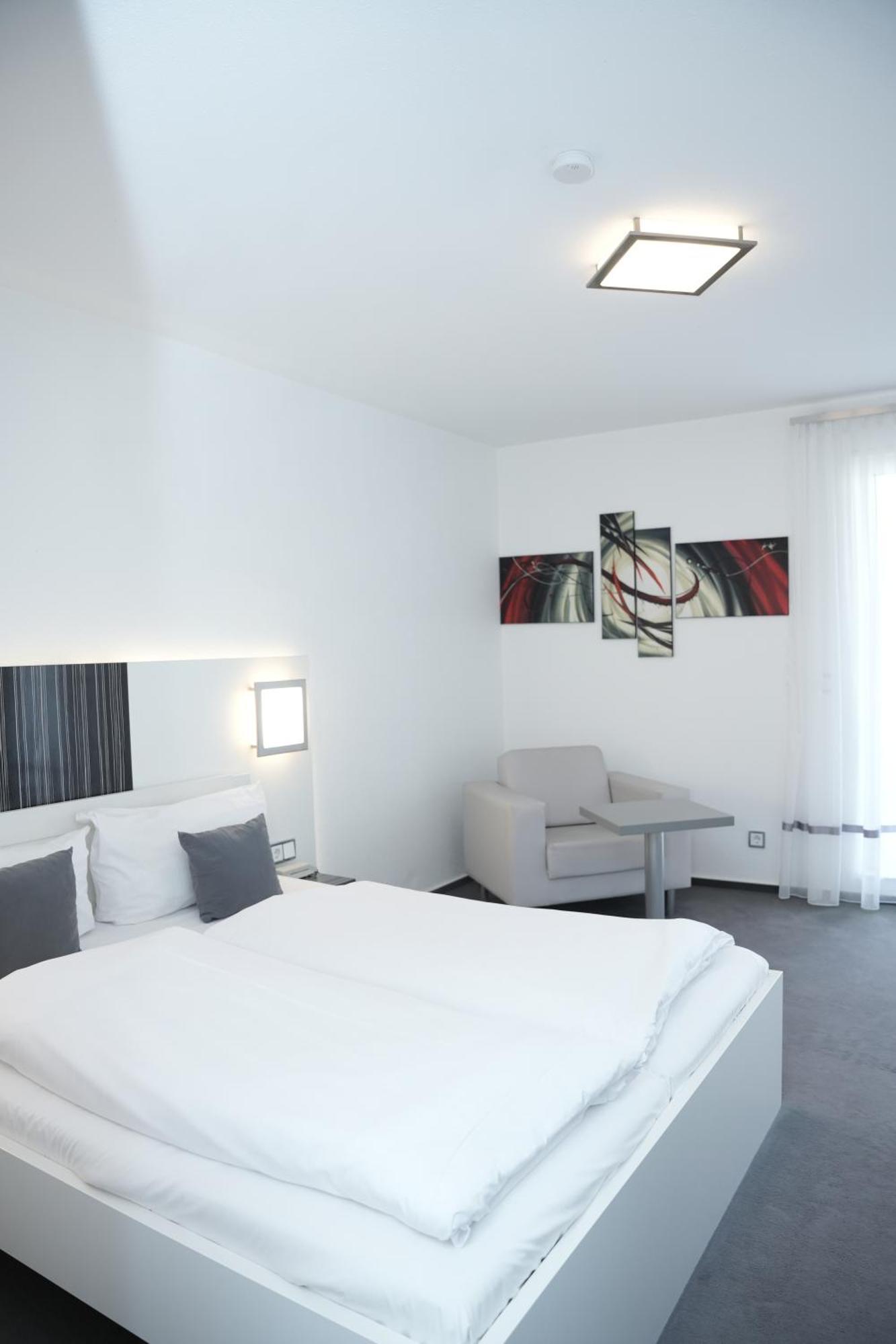 Weber Hotel MHG Esterno foto