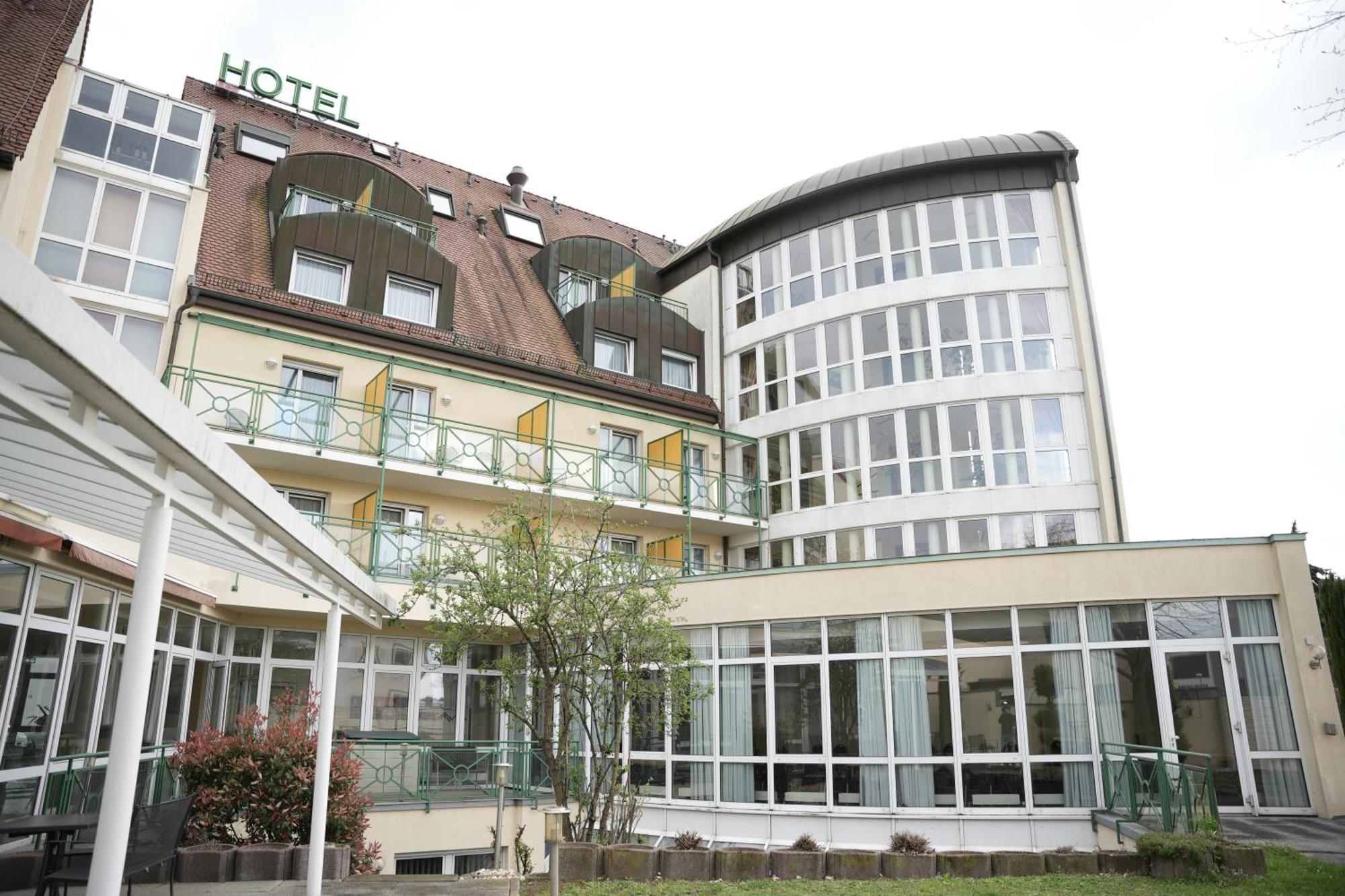 Weber Hotel MHG Esterno foto